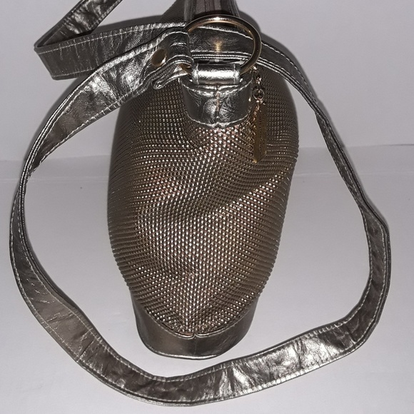 Whiting & Davis gold metallic mesh crossbody bag - Picture 2 of 8